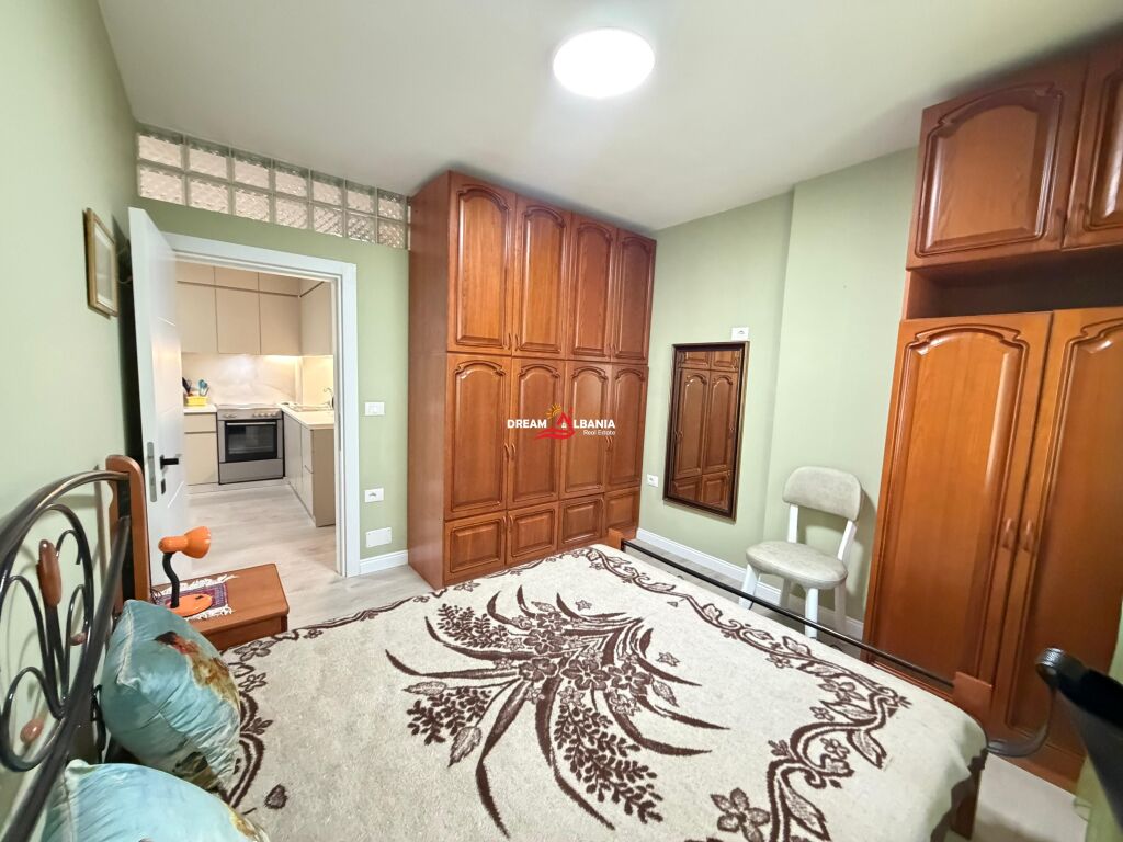 Apartament 1+1 me Qira në Rrugën 5 Maj pranë Concord, Tiranë (ID 42111538)