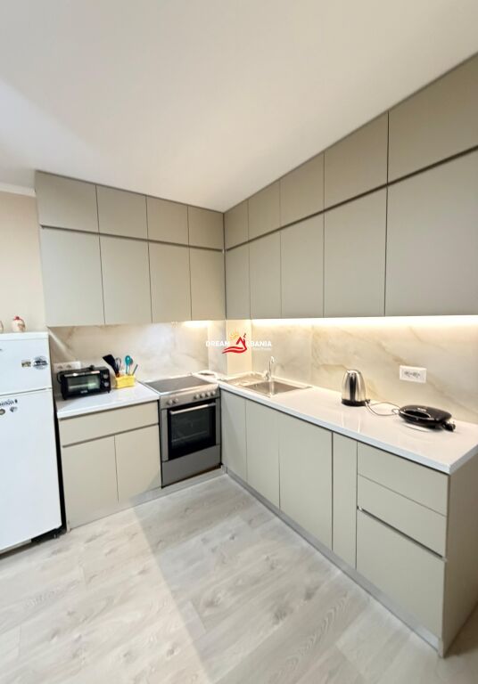 Apartament 1+1 me Qira në Rrugën 5 Maj pranë Concord, Tiranë (ID 42111538)