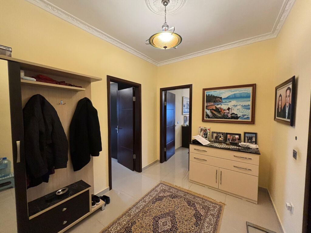 🏡 OKAZION NË SHITJE NË Rruga e Re – Vlorë!