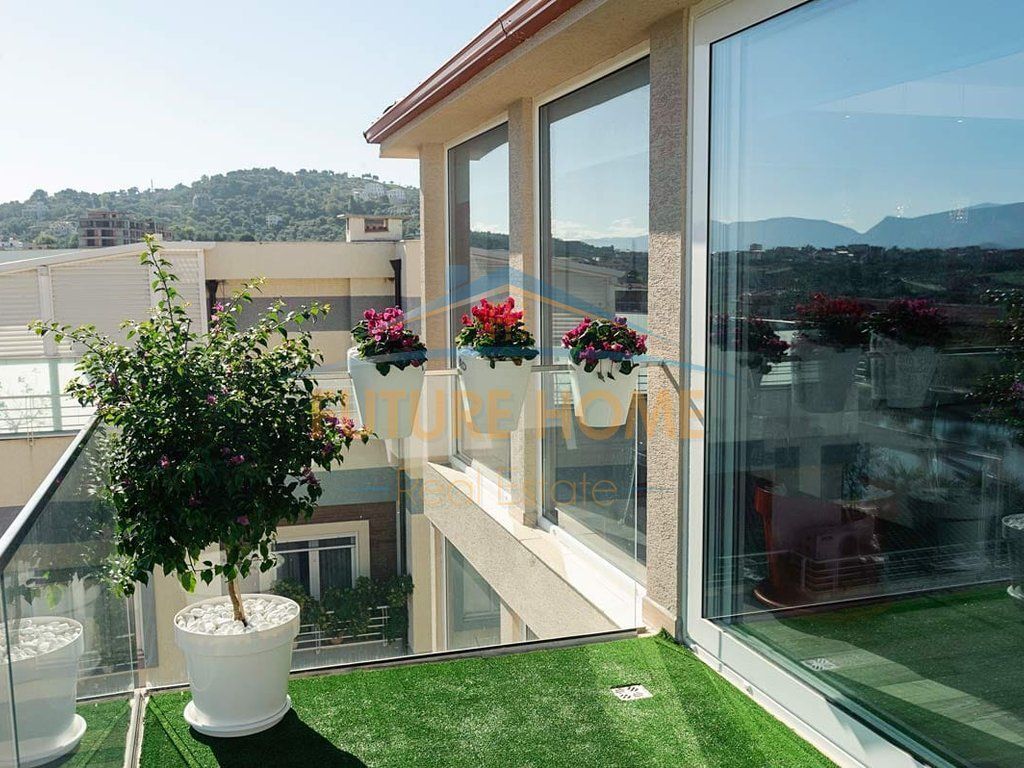 Shitet apartament 2+1+2 Liqeni i Thate