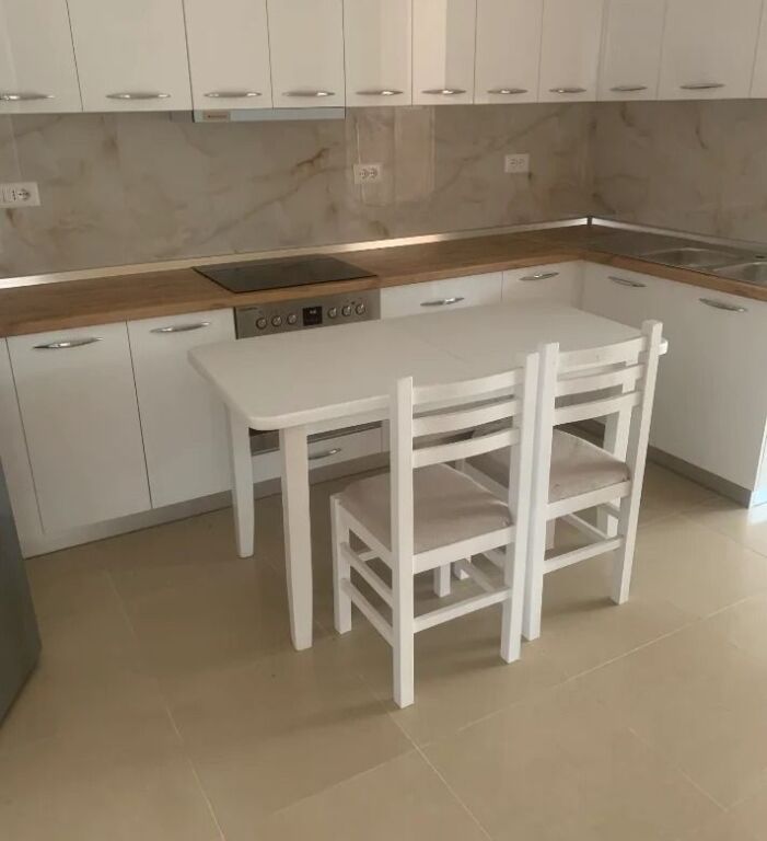 Rent | Apartment 2 + 1 + Balcony | United School | 450 €/month