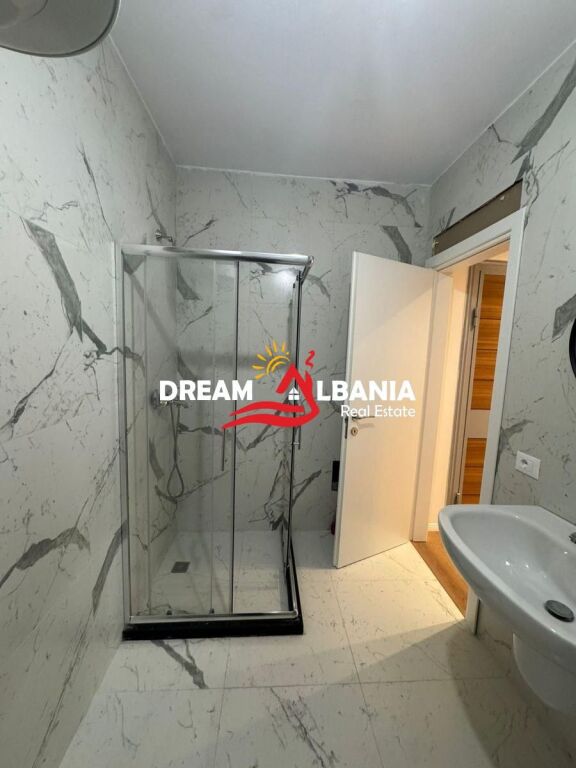 Shitet apartament 2+1 ne Qender te Tiranes prane Kafe Flora (ID 41211759)
