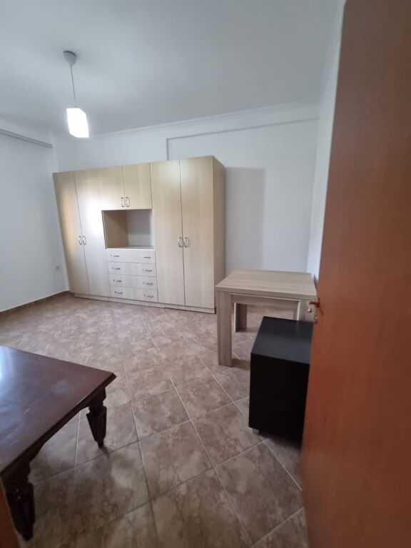 APARTAMENT 2+1 ME QERA – LIQENI I THATE, TIRANË