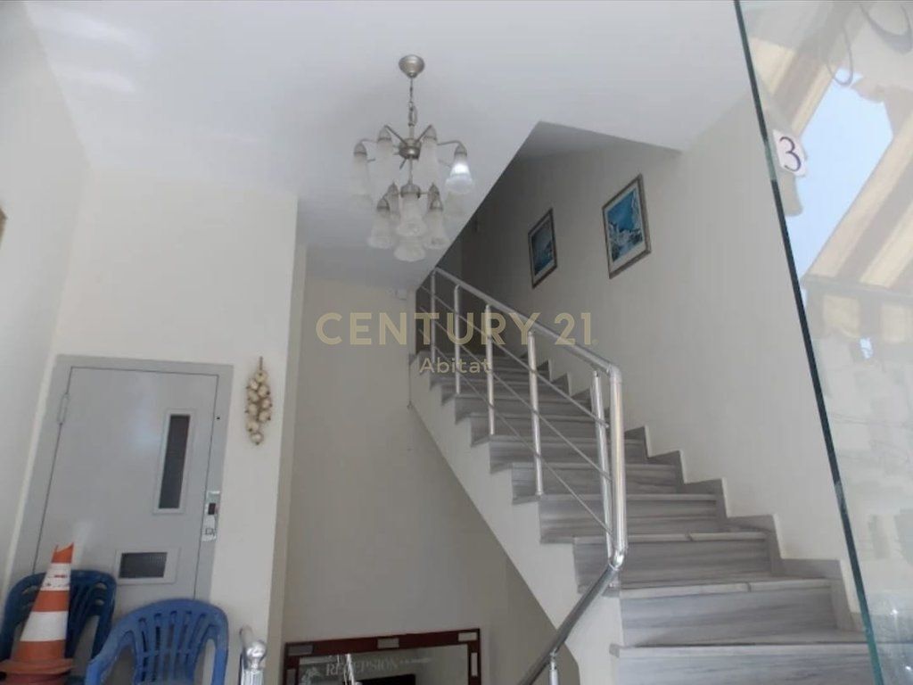 HOTEL ME QIRA NË SARANDË | 18 DHOMA