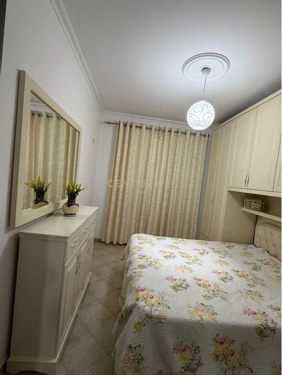 Appartamento 1+1 in affitto a Yzberisht! 450 € /Mese Sup. Totale 75m2