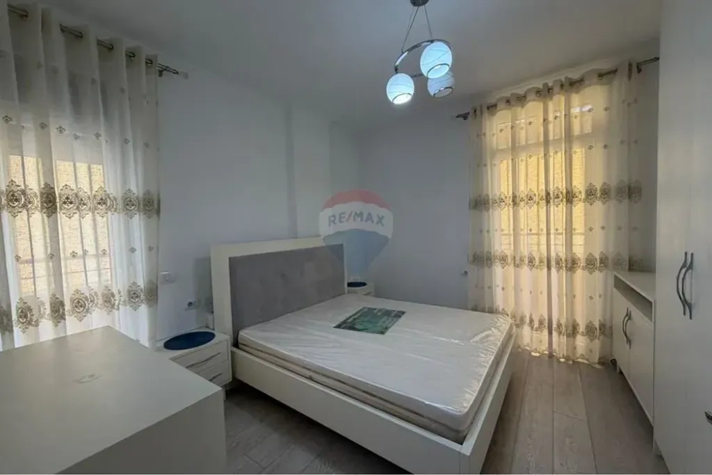 APARTAMENT 2+1+2 PER SHITJE NE XHAMLLIK