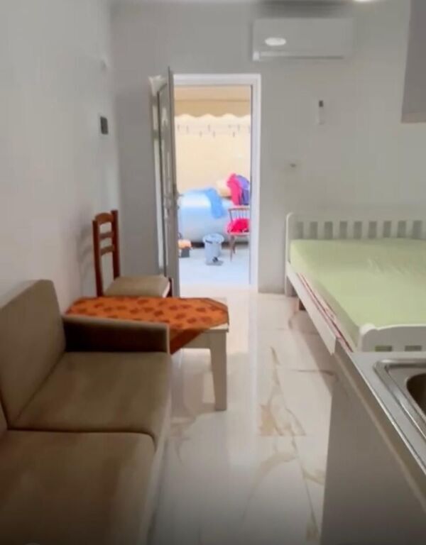 Studio apartment for rent in Laprakë