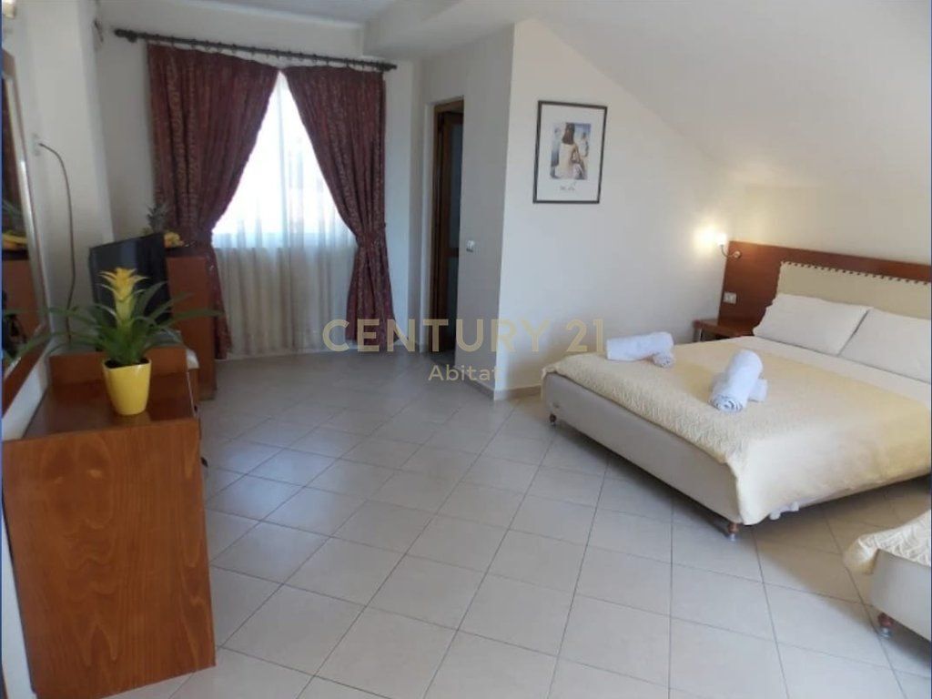 HOTEL ME QIRA NË SARANDË | 18 DHOMA