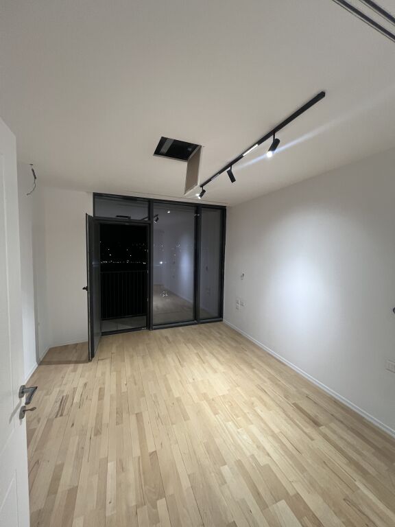 In vendita 2+1+2 a Lake View