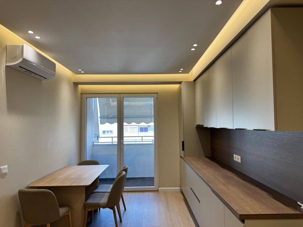 Apartament 2+1 per shitje, Komuna e Parisit