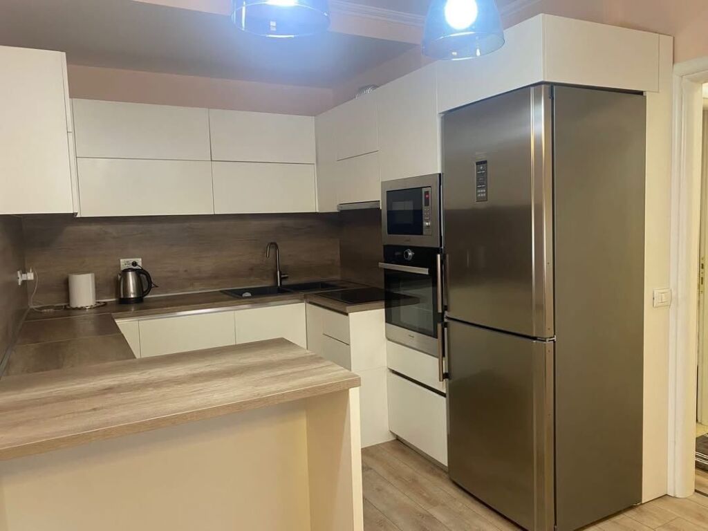 Jepet Me Qera Apartament 2+1+1 Ballkon