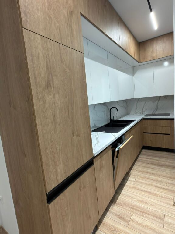 Ofrohet apartament 2+1 me qira