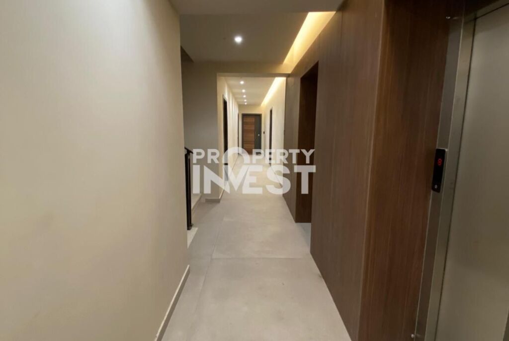 Office space+parking spot for rent at Myslym Shyri