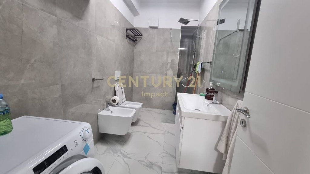 Appartamento 1+1 in Affitto a Tirana - 550€ | 65 m² 550 € /Mese Sup. Totale  65m2