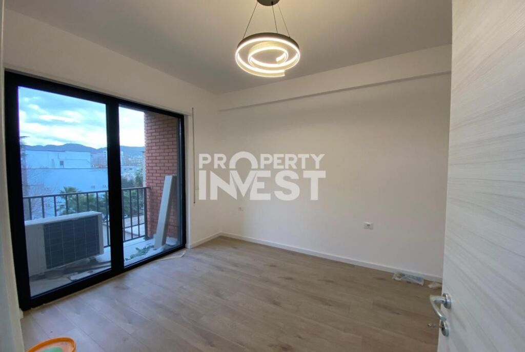 Ambient zyrash me qira tek Myslym Shyri