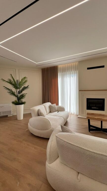 Vile 3 kateshe me qera tek Liqeni i Thate