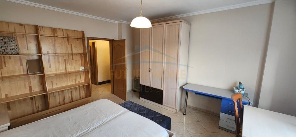 Qira, Apartament 2+1+2, Blloku
