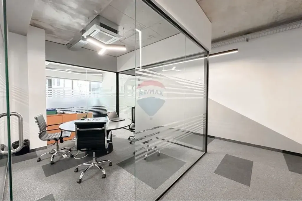 Ufficio in affitto, Via dei Kosovari-