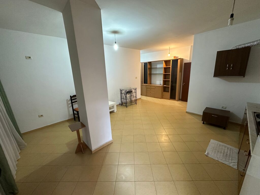 Apartament 1+1 me qera prane Spakut tek rruga Jordan Misja