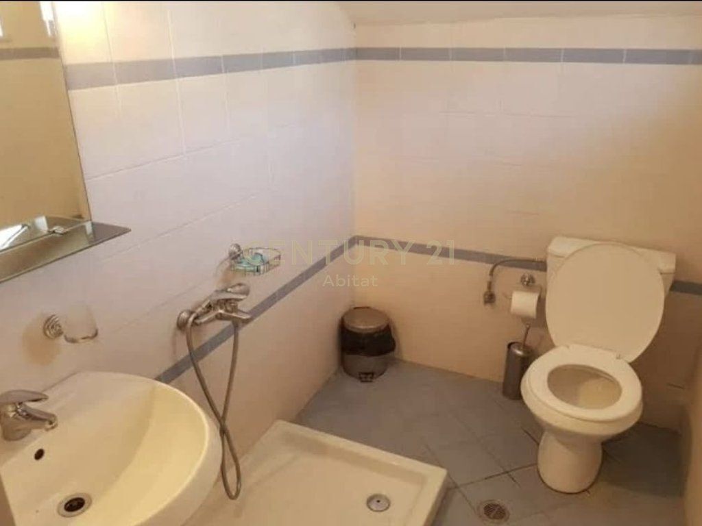 HOTEL ME QIRA NË SARANDË | 18 DHOMA