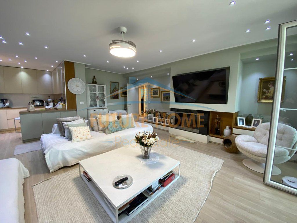 Shitet, Apartament 3+1+3, Liqeni i Thate