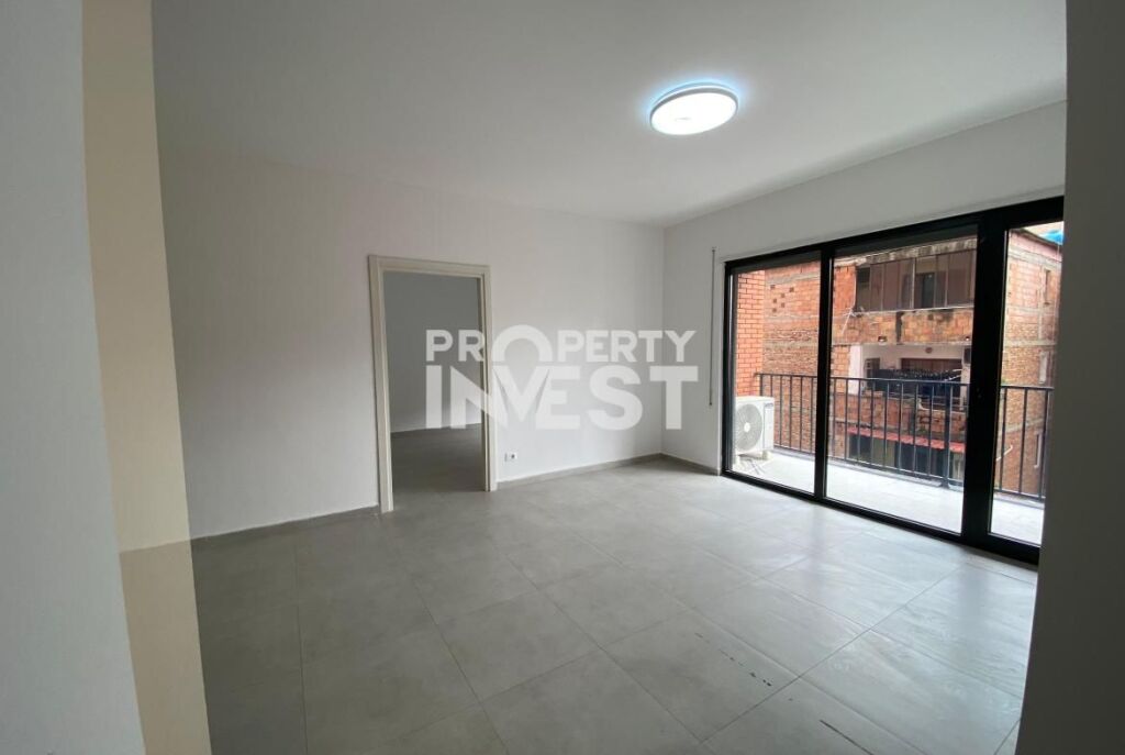 Office space+parking spot for rent at Myslym Shyri