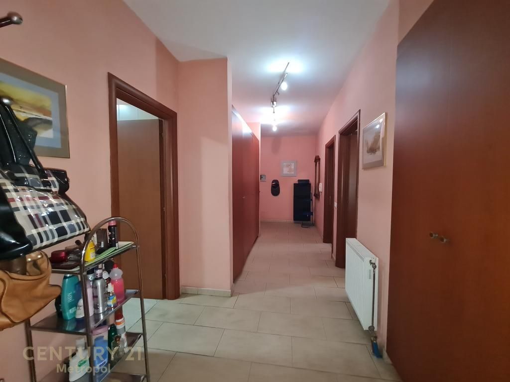 Apartament 2+1 Për Shitje në Komunën e Parisit, 265,000 € Sip. Totale  116m2