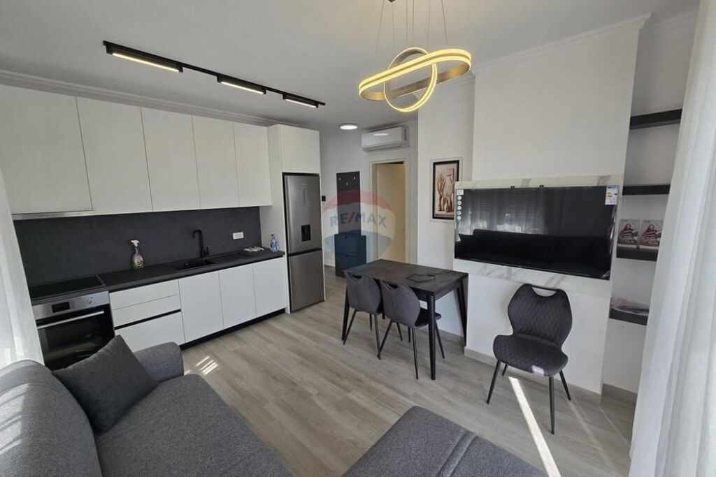 Apartament 2+1 me qera tek Bulevardi i Ri