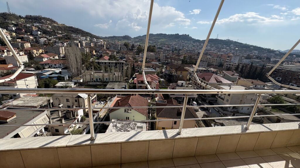 Affittasi appartamento arredato 2+1