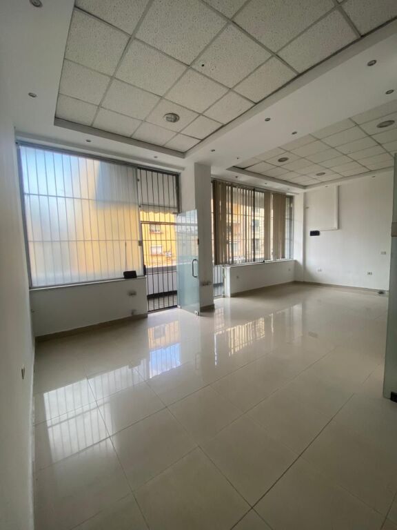 Vendita | Locale Commerciale | Via di Dibrës | 180000 €