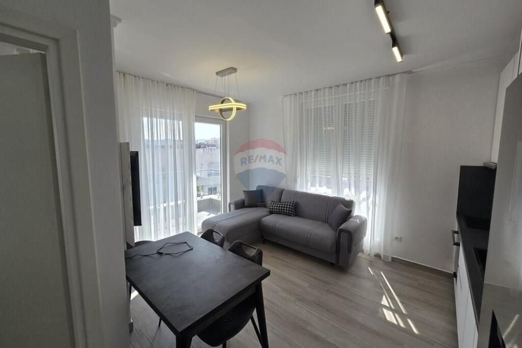 Apartament 2+1 me qera tek Bulevardi i Ri