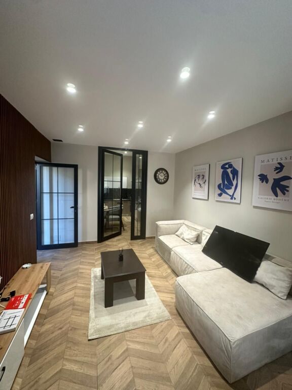 JEPET ME QERA KATI I 1 I NJE VILE QENDER, DURRES