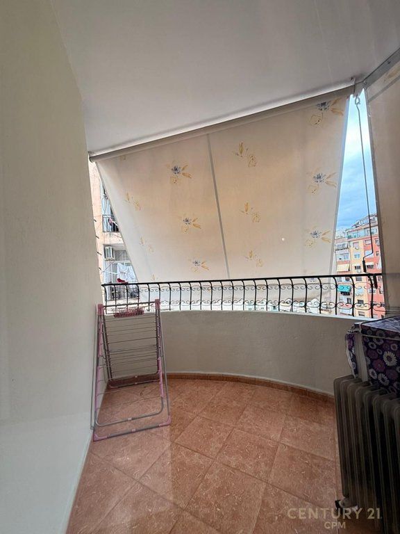 AFFITTASI APPARTAMENTO 2+1 NEL COMUNE DI PARIGI