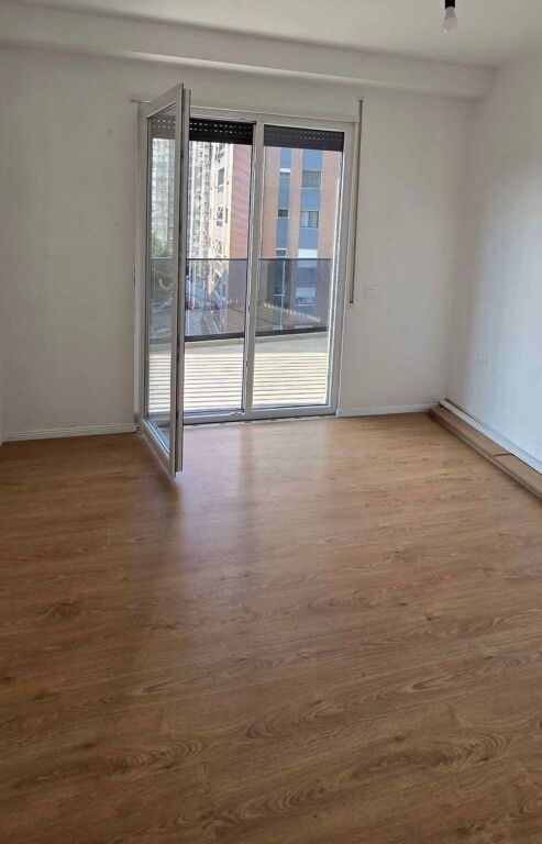 🏢 Zyrë me Qira 2+1+2 + Post Parkimi