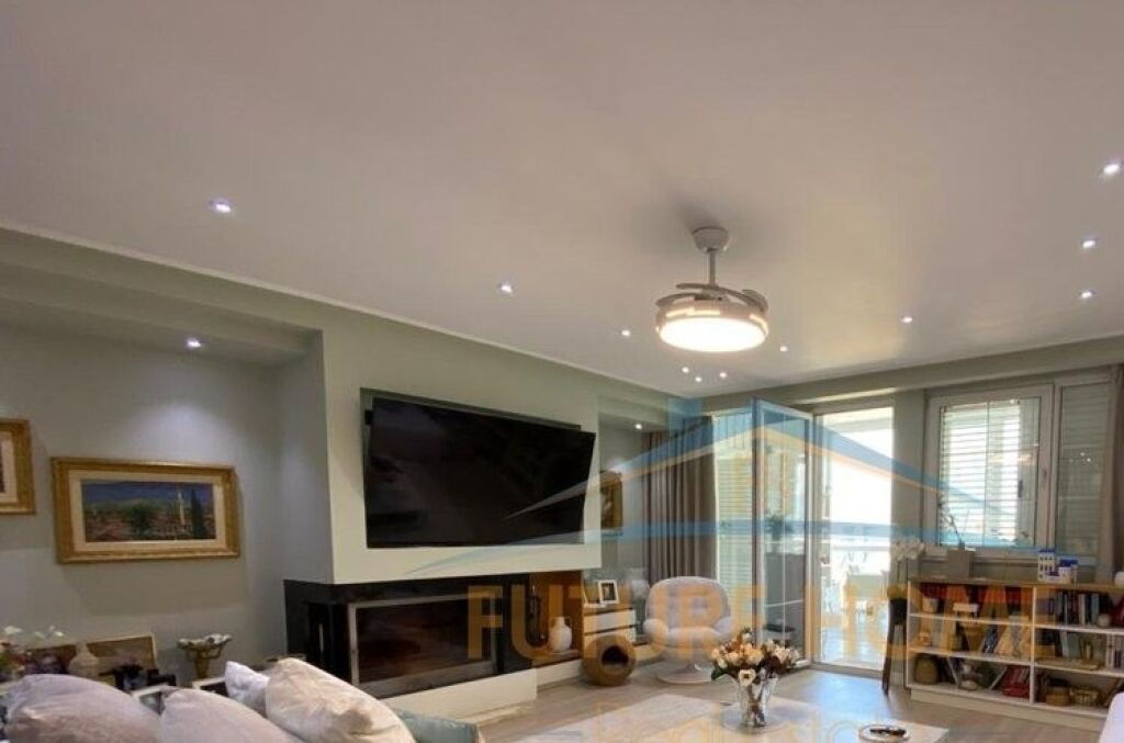 Shitet, Apartament 3+1+3, Liqeni i Thate