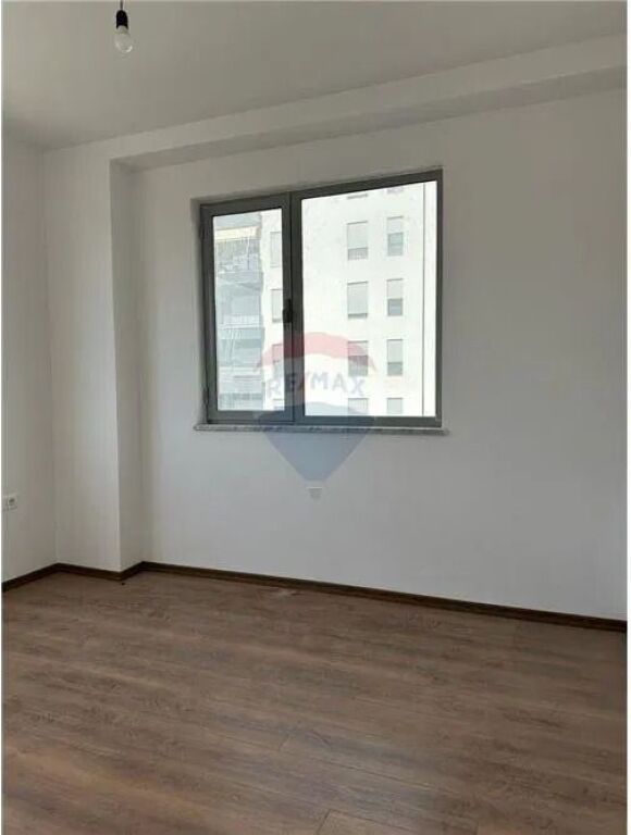 Apartament - Për Shitje - Rruga Aleksandër Moisiu, Tiranë