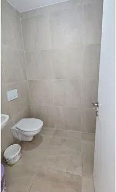 Shop for rent at Komuna Parisit