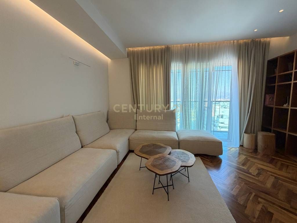 Apartament 2+1+2+ Post Parkimi per Qera te Ambasador 3 2,300 € /Muaj Sip. Totale  120m2