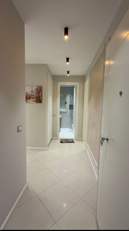 Jepet me qera apartament 1+1, totalisht i mobiluar.