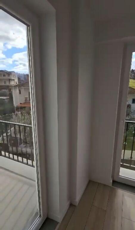 For rent super 3-story villa + yard + 2 parking spaces in the complex "Vılat Lule" Mjull Bathore, Sauk Tirana.