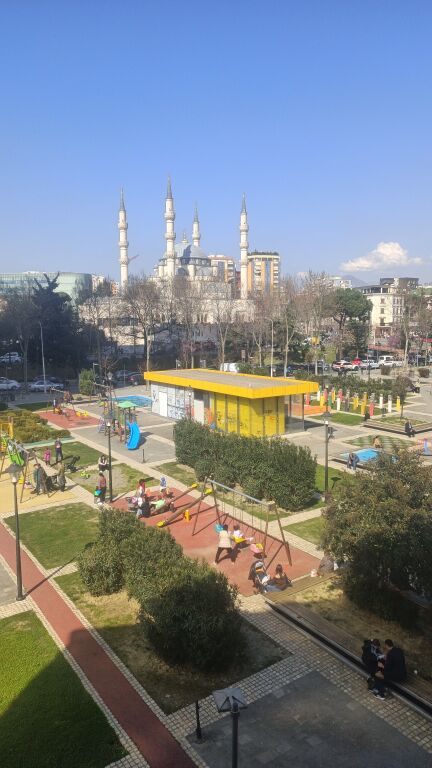 Zyra Me Qera Në Qëndër Tek Downtown One