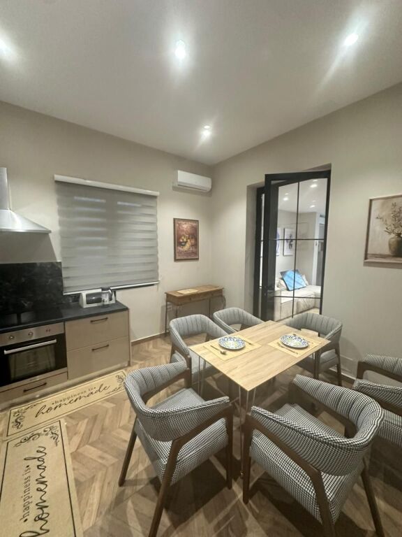 JEPET ME QERA KATI I 1 I NJE VILE QENDER, DURRES