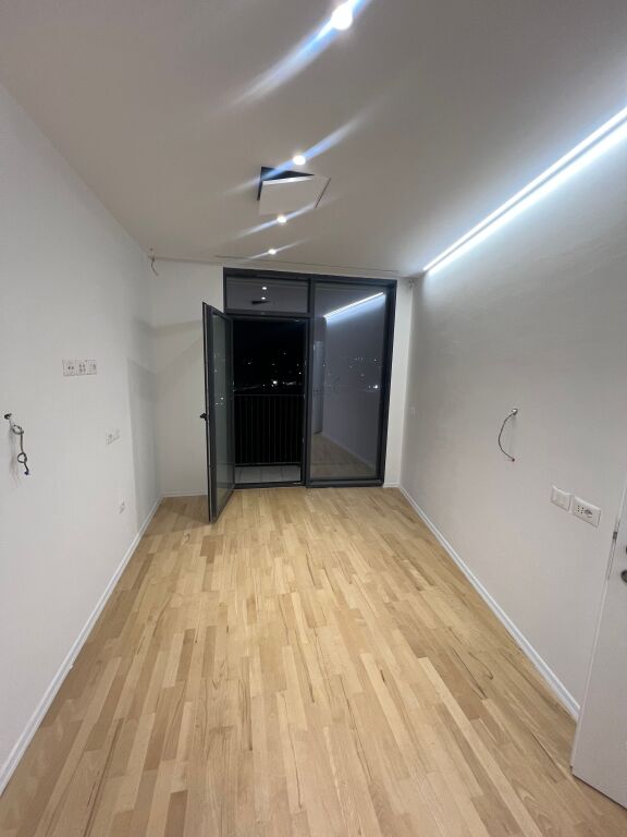 In vendita 2+1+2 a Lake View