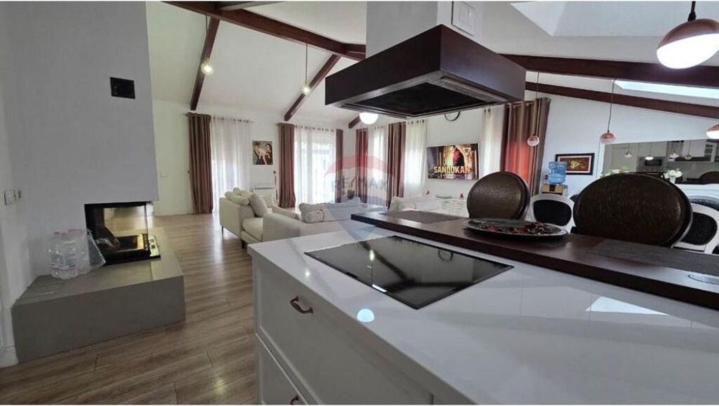 Penthouse me qira, Secret Garden