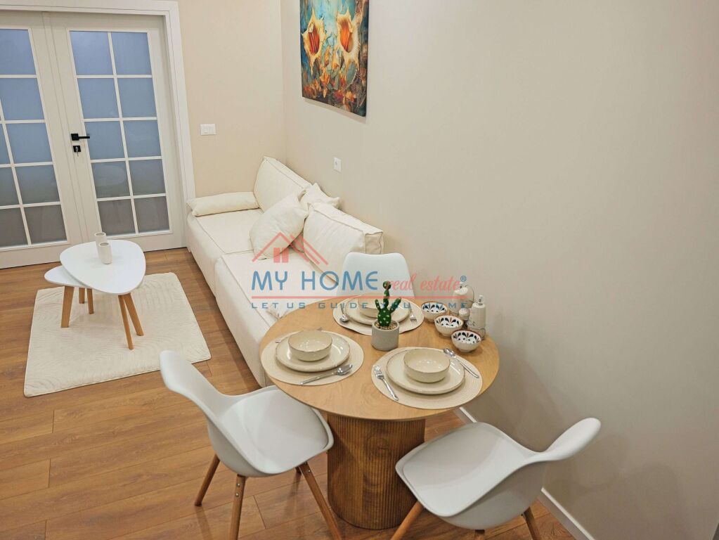 Appartamento 1+1 in Affitto vicino al Liceo di Tirana