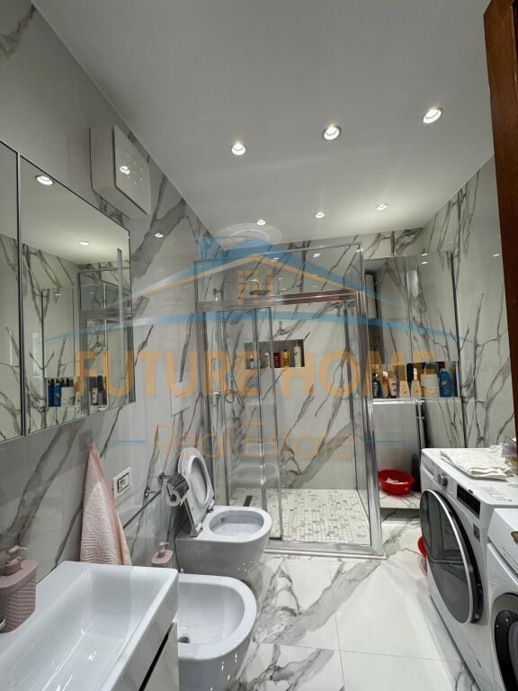 Qera, Apartament 2+1+2, Bllok, Tiranë