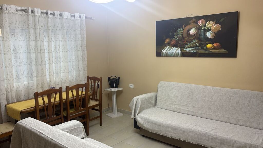 Jepet Me Qera Apartament 1+1+1 Ballkon