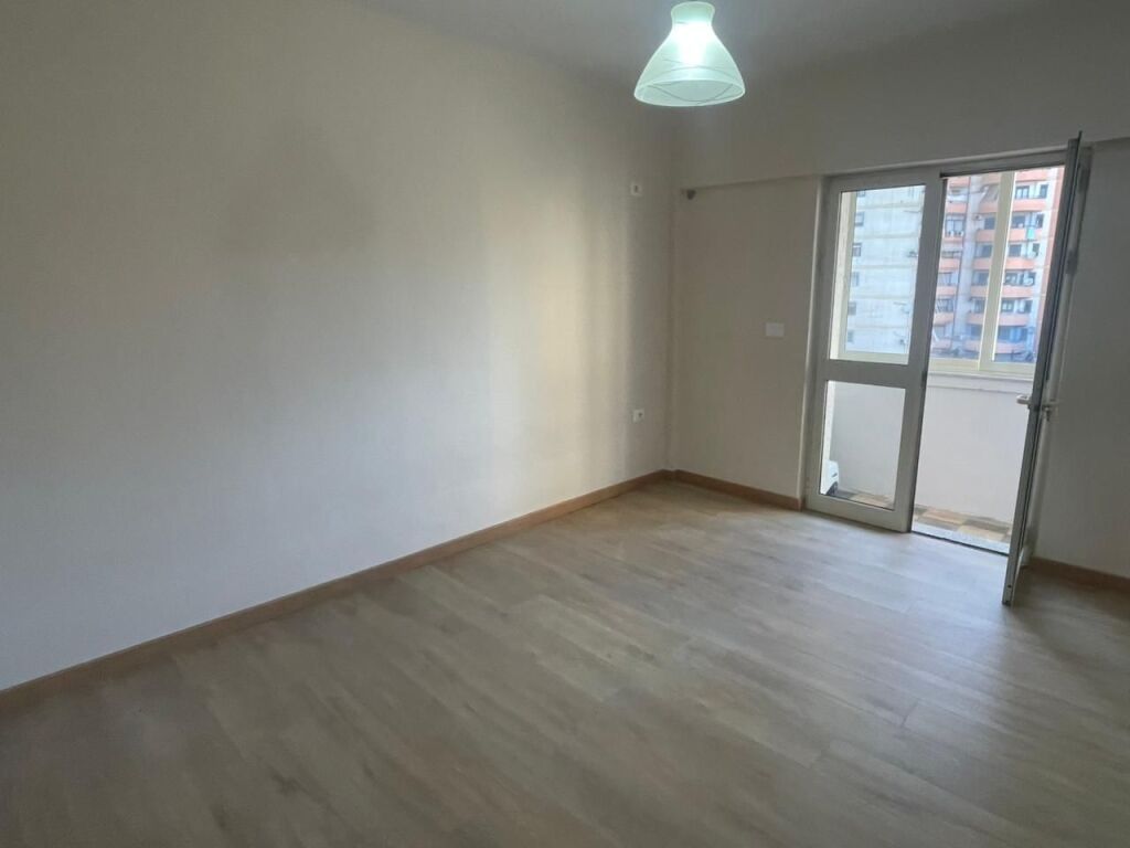 Ambient Biznesi me Qira tek Pazari i Ri