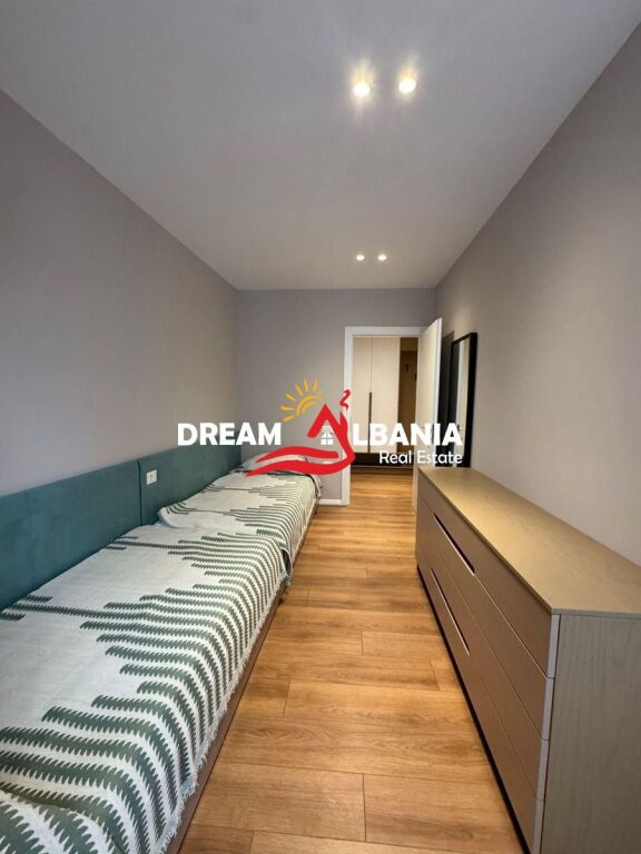 Shitet apartament 2+1 ne Qender te Tiranes prane Kafe Flora (ID 41211759)
