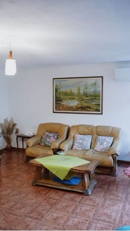 🏢 SHITET APARTAMENT 2+1 TEK ZOGU I ZI, PRANË RING CENTER